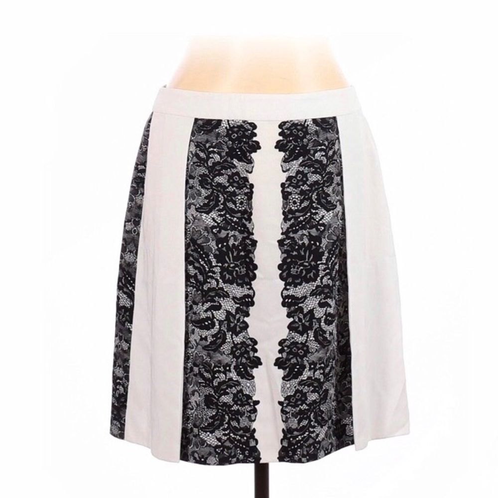 NWOT Laundry by Shelli Segal Skirt Knee Length